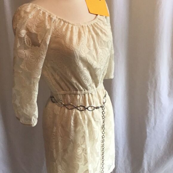 Cream colored dress with lace overlay in size s - Picture 2 of 8